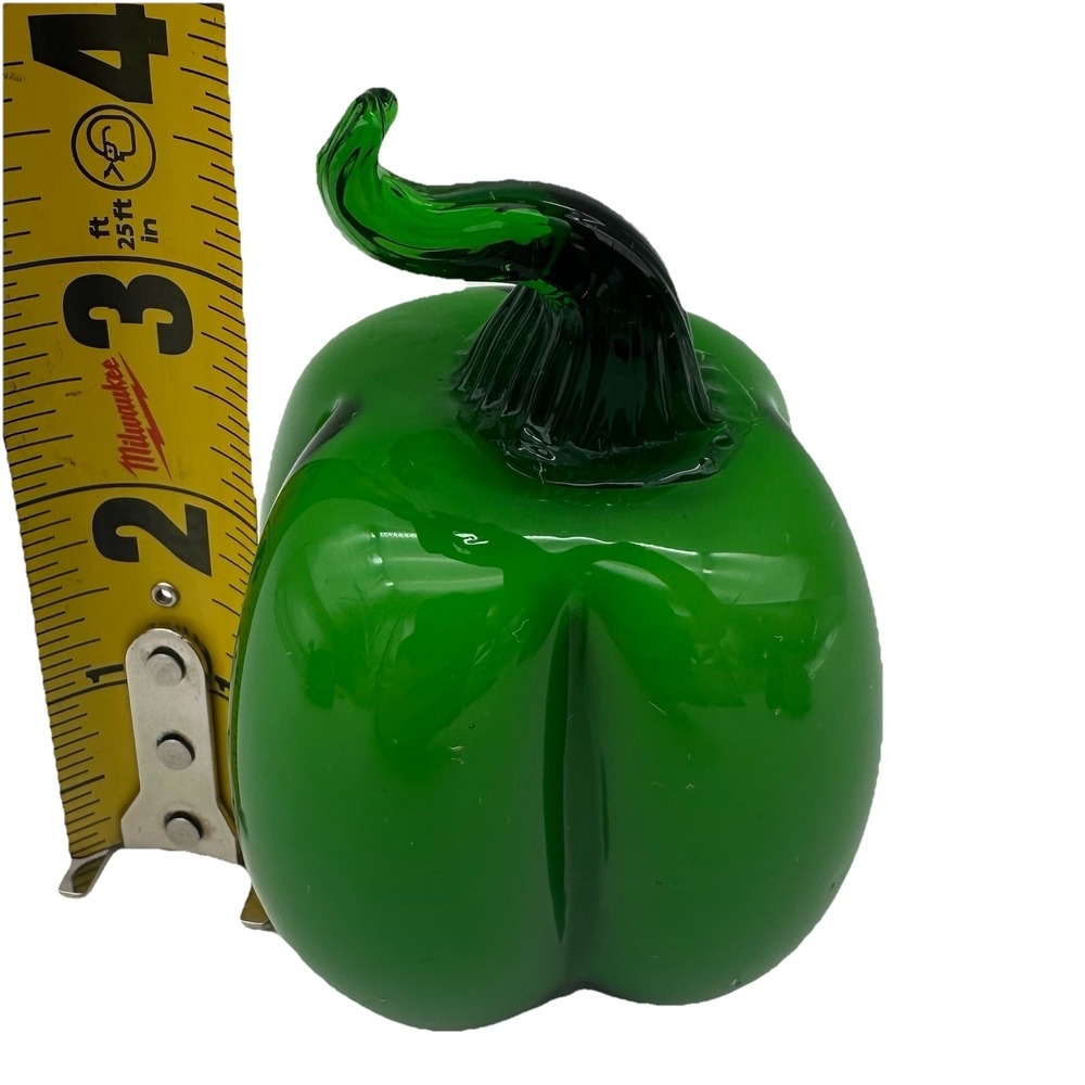 Hand Blown Art Glass Green Pepper Vegetable Decoration Paperweight 4"